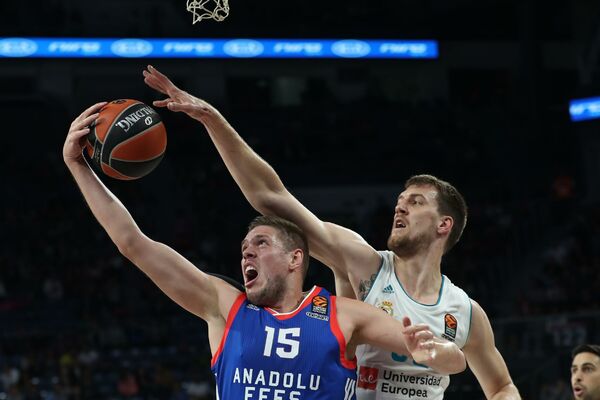 Štime, je l' morala ta penzija?! Ni Makabi nije mogao da ga zaustavi! Real doživeo istorijski debakl! A u Malagi triler kao kod Hičkoka! (FOTO) (VIDEO)