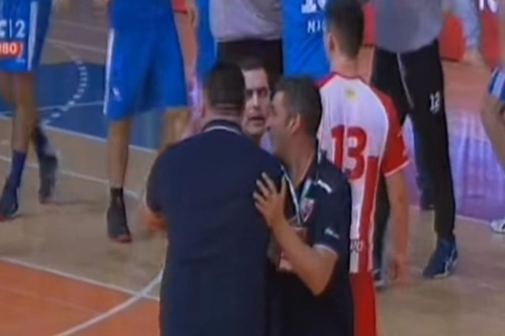 PERUNIČIĆ IZGOREO OD BESA I NASRNUO NA SUDIJE: Niko nije mogao da ga obuzda, uletelo je i obezbeđenje da spreči haos! (VIDEO)