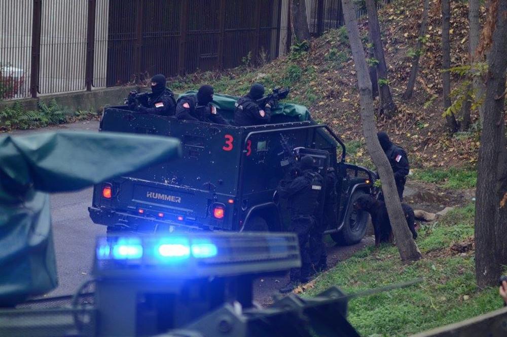 ŽANDARMERIJA BLOKIRALA CENTAR BEOGRADA: Haos u Kneza Miloša, OTKRIVAMO O ČEMU JE REČ! (FOTO)