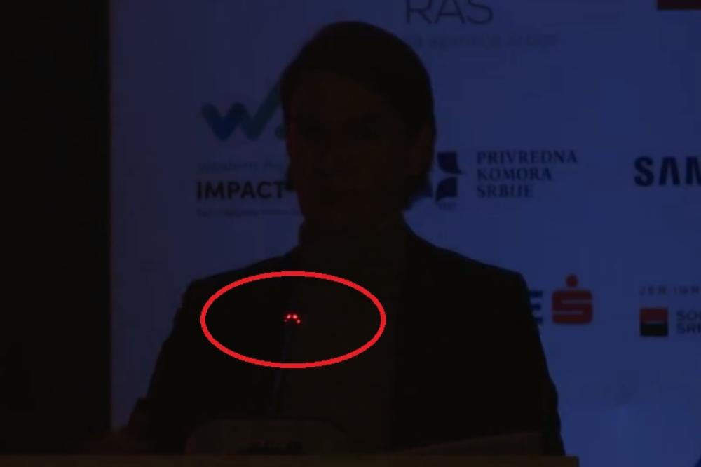 ANA BRNABIĆ OSTALA U MRAKU! Nestalo je struje dok je premijerka govorila, a onda je NASMEJALA SVE PRISUTNE U SALI!