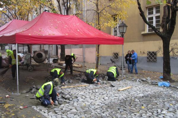BEOGRAĐANI, ODAHNITE! Kaldrma se vraća u Skadarliju! (FOTO)