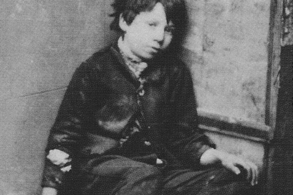 Dao sam mu hranu, vidim osmeh i zahvalnost sa dečačkog lica!OD PRIČE O GOLOM I BOSOM SRBINU STEGNUĆE VAM SE SRCE