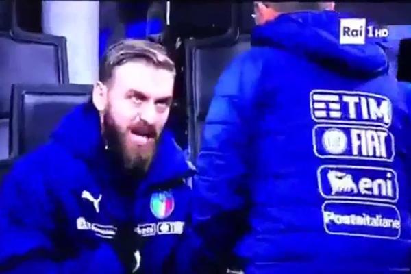 PUCALO PO SVIM ŠAVOVIMA! DE ROSI SE DRAO NA SELEKTORA: Šta j****o ja mogu da uradim?! Ubaci napadače! (VIDEO)