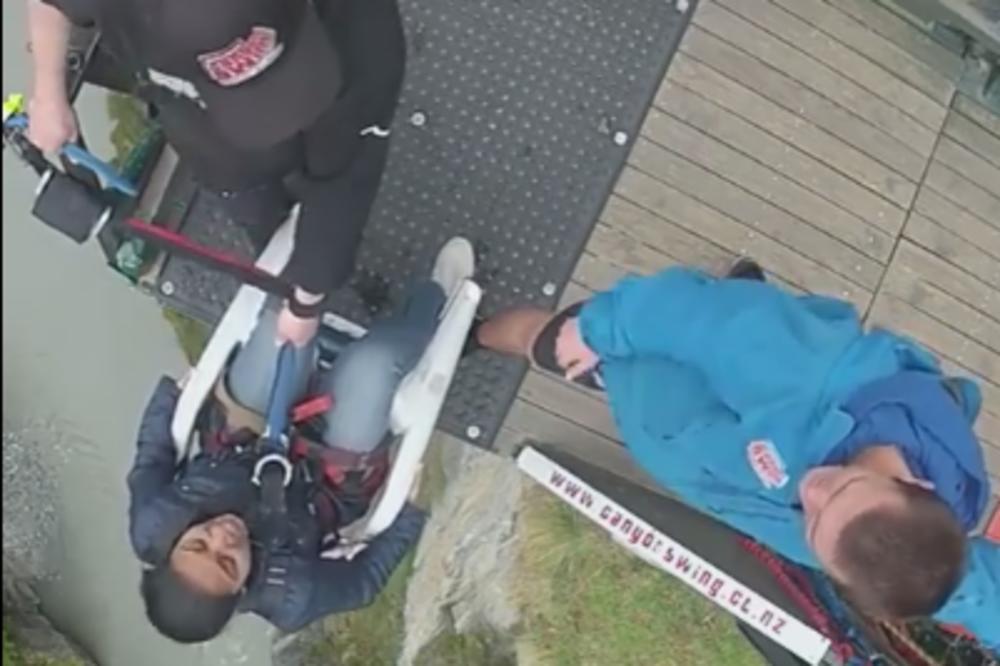HRABROST ILU LUDOST? Vezana samo za PLASTIČNU STOLICU skočila je u duboki kanjon, čuo se samo VRISAK! (VIDEO)