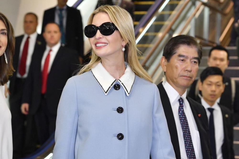 BOLNO JE ZA GLEDATI! Svi su se ZGROZILI nad ovim SNIMKOM IVANKE TRAMP! BARBIKA JE ZALUTALA MEĐU ZVERKAMA (VIDEO)