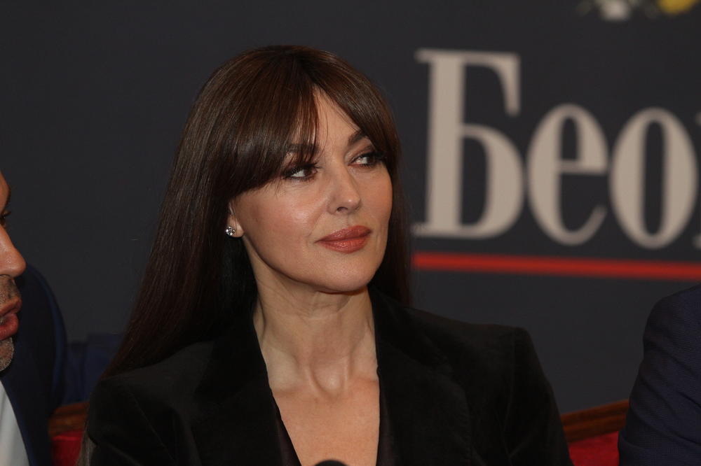 EVO DOKAZA ZAŠTO JE MONIKA BELUČI JOŠ UVEK NAJLEPŠA ŽENA NA SVETU: Slikama pomutila RAZUM muškarcima! (FOTO)