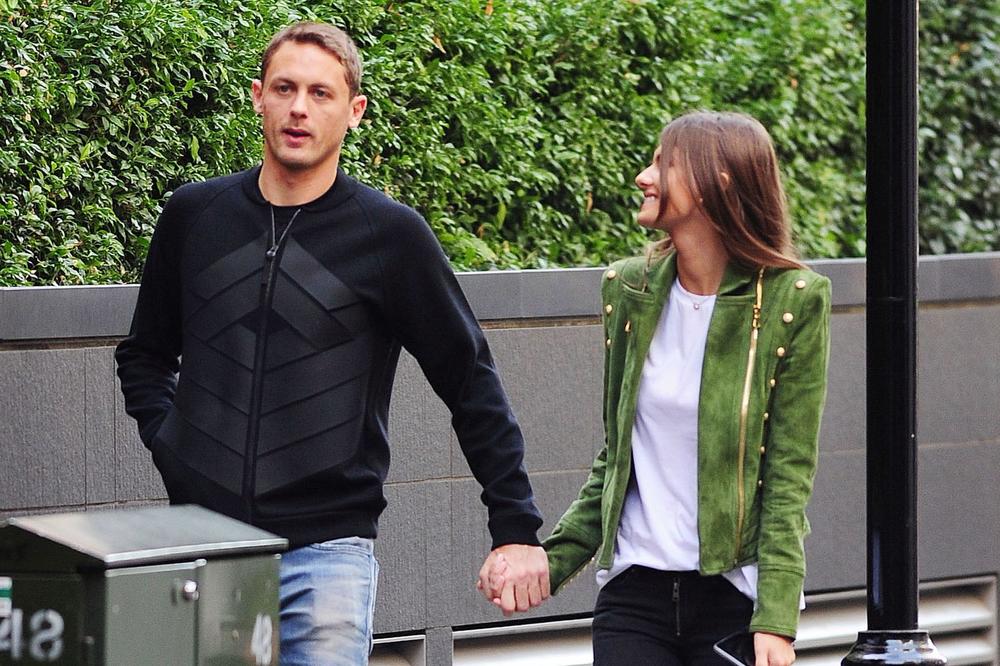 Supruga Nemanje Matića zasenila sve žene Mančesterovih zvezda: NIJE NI ČUDO KAD IZGLEDA KAO MIS UNIVERZUMA! (FOTO)