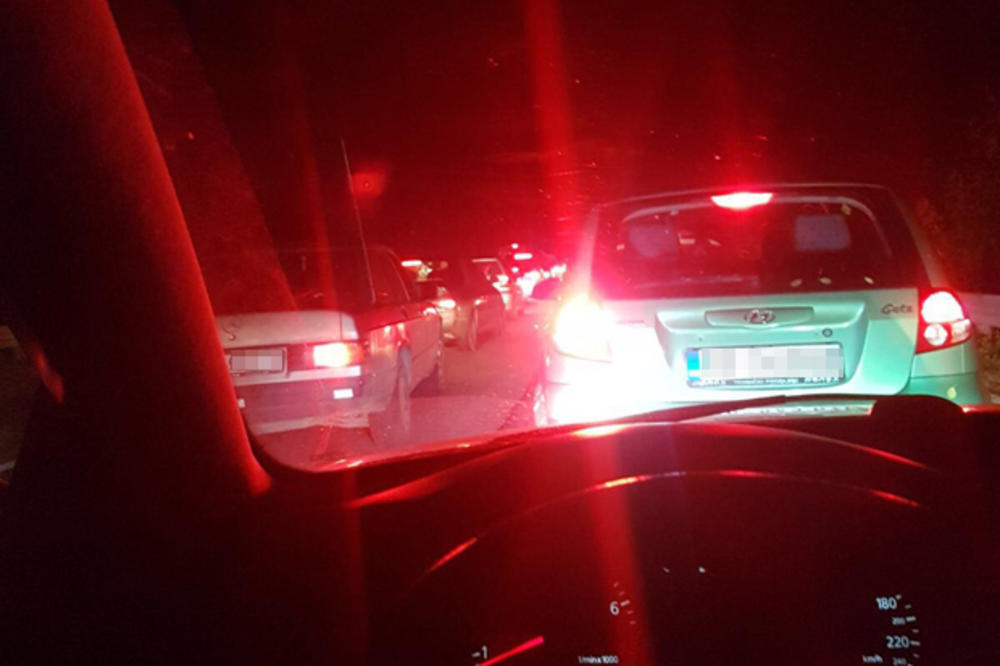 NARODNI POSLANIK DOŽIVEO SAOBRAĆAJNU NESREĆU: Lančani sudar kod Mladenovca, policija na licu mesta!