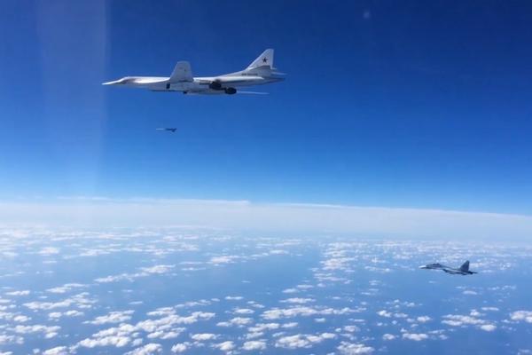 OVO JE NOVA PUTINOVA ZVER: Zovu ga BELI LABUD, i on je  napravljen da SEJE SMRT iz nebesa! (VIDEO)