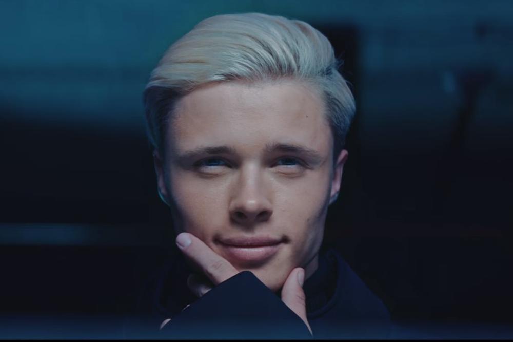 LEON JE KARIJERU PRE PAR GODINA ZAPOČEO KAO SLADUNJAVI DEČKIĆ, A SADA JE ZVER: Apolonsko telo mami OBA POLA!(FOTO)