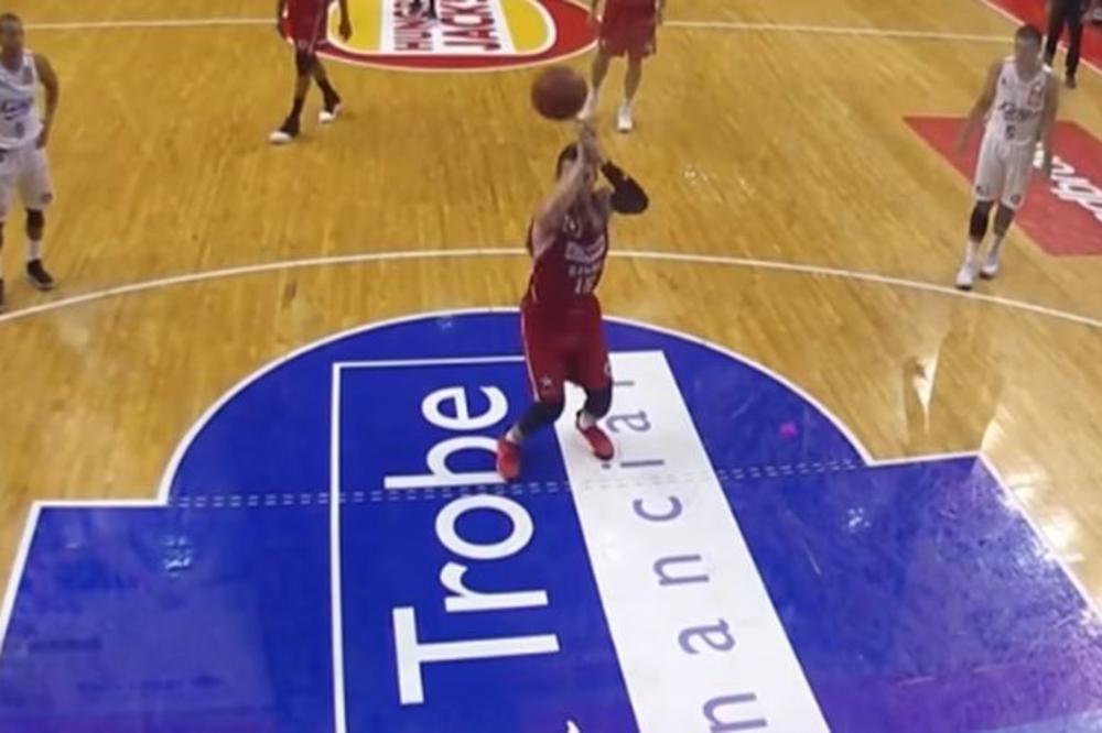 SLOBODNO BACANJE U SVOM NAJGOREM IZDANJU: Cela hala se smejala najčudnijem izbačaju ikad viđenom, sudije se SAŽALILE i dale mu da ponovi! (VIDEO)