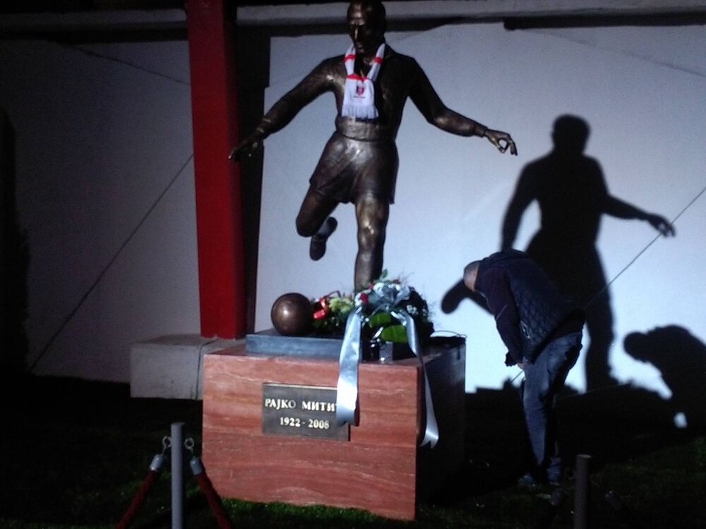 SSpomenik Rajka Mitića  