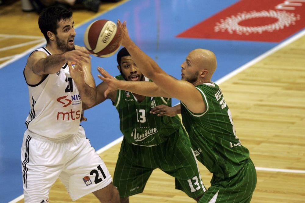 MIHAJLO ANDRIĆ PONOVO U CRNO-BELOM: Bivši košarkaš Partizana opet oblači dres sa najdražim bojama!