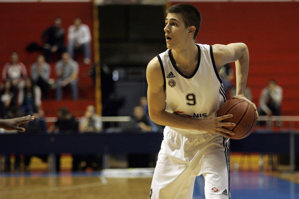 DUŠAN KECMAN JE PONOVO U MODI! Vanja Marinković ponovio MAGIJU u Pioniru! (VIDEO)