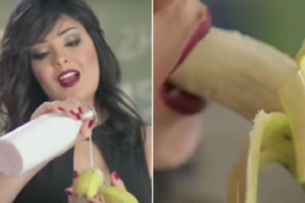 AU SESTRO, JEL' SI REALNA? Pevačica uhapšena jer je simulirala oralni seks sa bananom! (VIDEO 18+)