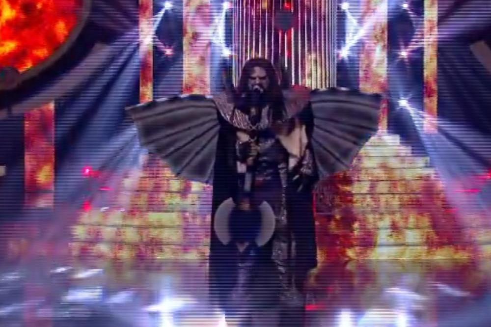 GLUMAC NAPOKON POKIDAO U TLZP I TO KAO TEŽAK METALAC: Niko nije verovao da se ON krije ispod BRUTALNE MASKE (VIDEO)