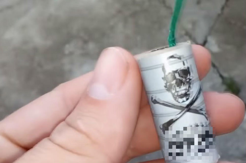 DEČAK IZ IVANJICE JE TEŠKO POVREĐEN KAD JE BACAO PETARDE: Jedna mu je EKSPLODIRALA U RUKAMA