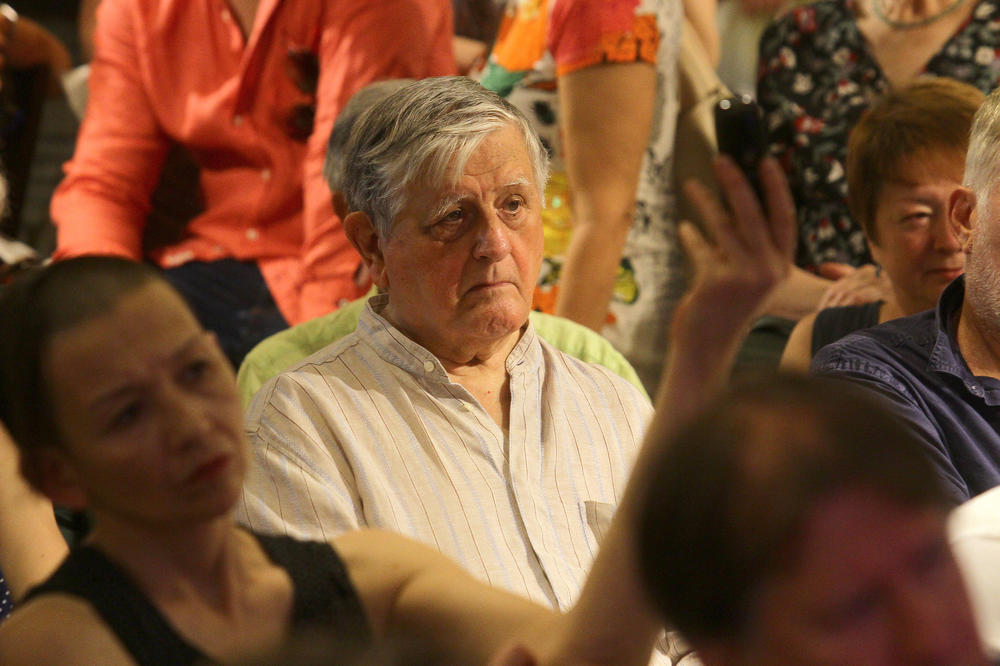 POZLILO ČUVENOM REDITELJU: Mijač hitno prebačen u Beograd!