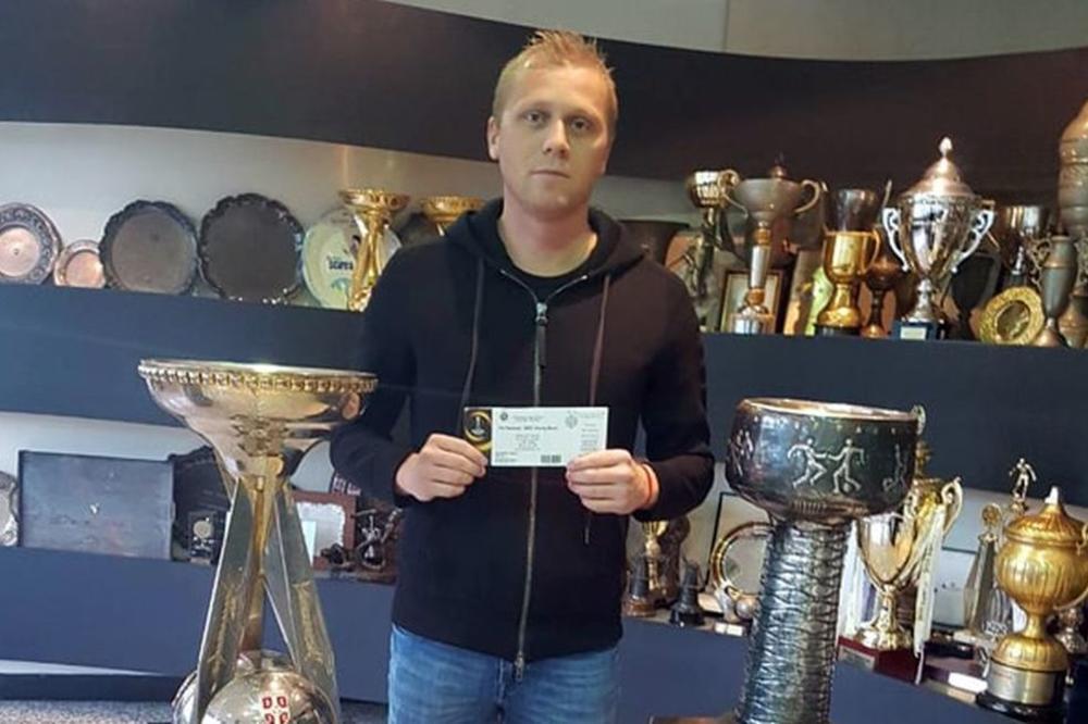 GROBARI, POSLUŠAJTE ZVONETA VUKIĆA: Ova karta nema cenu! (FOTO)