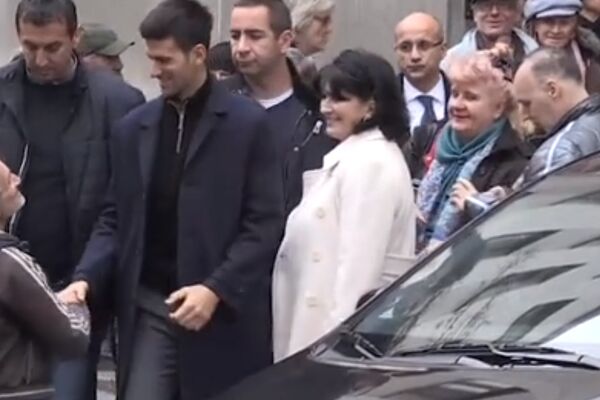 BEOGRAĐANI DOČEKALI NOLETA POSLE SLAVSKOG RUČKA: Svi su hteli da mu čestitaju slavu! (VIDEO)