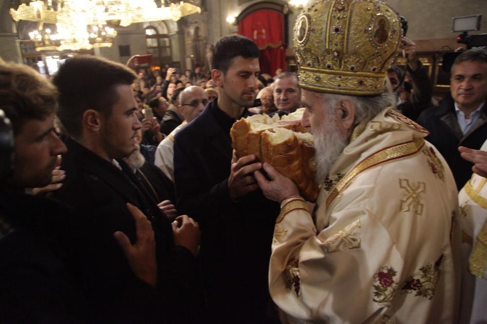 DOMAĆINSKA ATMOSFERA! Đokovići slave Aranđelovdan na Dorćolu, evo ko dočekuje goste! (VIDEO)