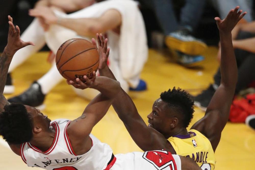 Bikovi zaplivali, pa se podavili u jezeru: Lejkersi se vratili posle -19 protiv Čikaga i pobedili! (VIDEO)