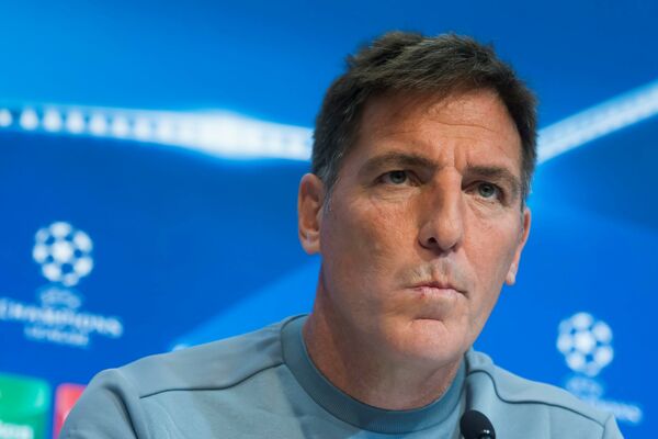 Sevilja otpustila bolesnog trenera! Menja ga legenda Barselone?! (FOTO)