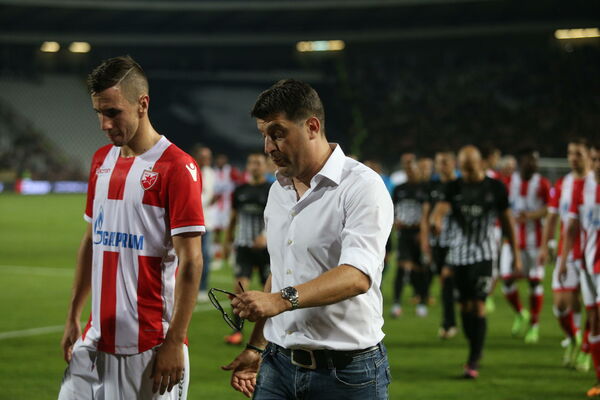 SVI TREBA DA ZNAJU ŠTA DRUGARSTVO ZNAČI: Milojević oduševljen gestom Pešića prema Jovičiću! (FOTO) (VIDEO)