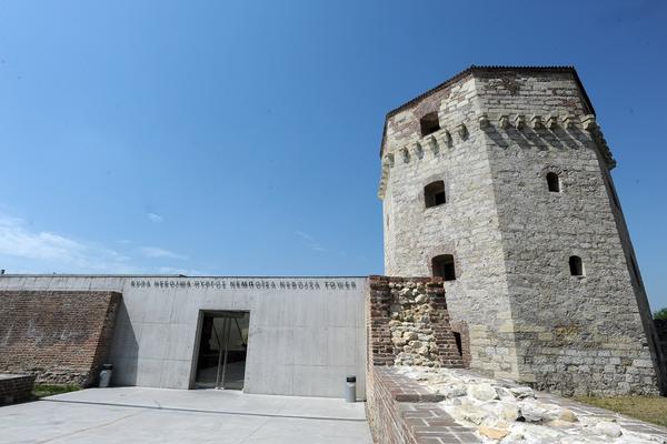 HOROR NA KALEMEGDANU U SUBOTU UJUTRU! Pronađen leš MLADIĆA koji ima oko 20 godina