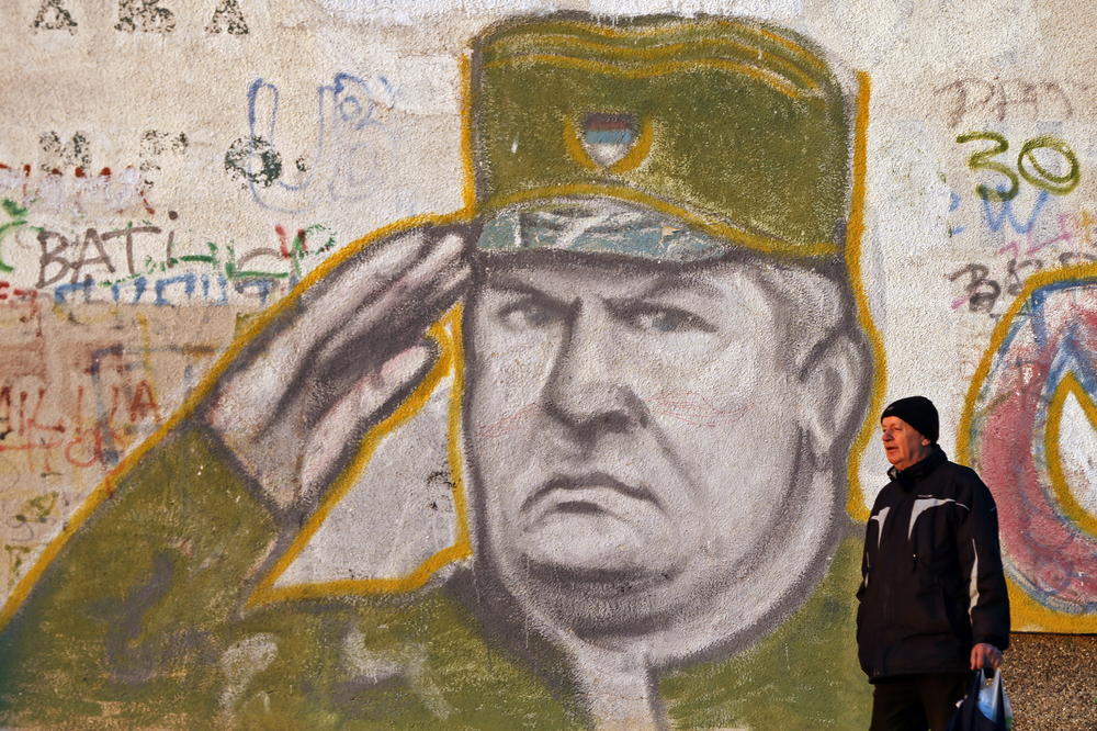 VELIČANJE ZLOČINCA ILI SLOBODA GOVORA? Možete li biti kažnjeni za mural ili skandiranje Mladićevog imena?