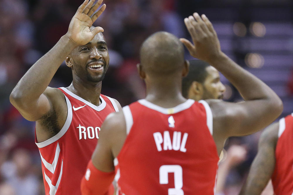 13 POENA I PO 4 SKOKA I KRAĐE: Da li možete da verujete da je igrač Hjustona sa ovim učinkom imao indeks 57 i srušio rekord star 20 godina? (VIDEO)