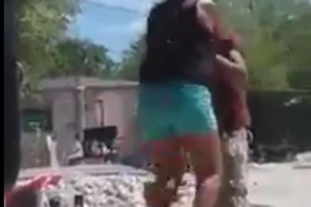 DEBELJUCA JE SKOČILA NA SVOG DEČKA: A onda su svi pali na zemlju od smeha! (VIDEO)