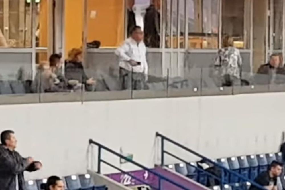 IZGOREO OD BESA: Reakcija Nebojše Čovića na kraju meča dovoljno govori koliko je bio besan! Zamalo je bacio telefon! (VIDEO)