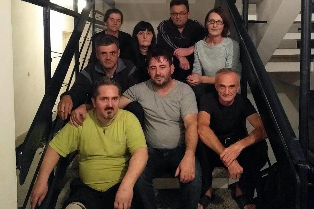 OVO MOŽE SAMO U SRBIJI: Ratne izbeglice i invalidi završiće NA ULICI, 4 porodice HOĆE DA ISELE i IZBACE IZ SVOJIH DOMOVA!