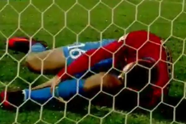 Najgori mogući užas za bivšeg igrača Zvezde: Pretrpeo stravični prelom noge i to samo 3 dana nakon što je bio odabran u tim kola Lige Evrope! (VIDEO)