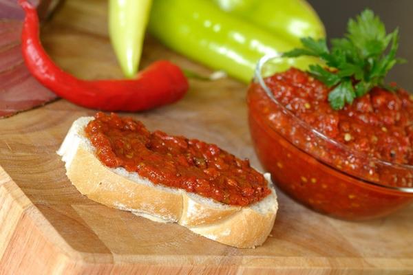 KOLIKO JE AJVAR ZDRAV? Nutricionistikinja otkriva SVE O ZIMNICI - da li GOJI i koliko ima VITAMINA!