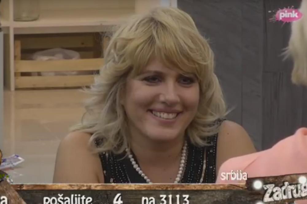 PREŠLA JE NA NOVU TAKTIKU! Jelena Golubović potpuno GOLA pred kamerama (FOTO 18+)