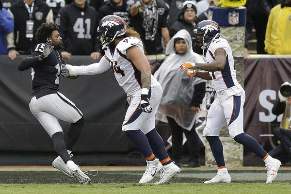 Čovek je sam napao ceo tim i nije mogao da se zaustavi! Žestoka tuča, 2 trilera rešena u poslednjoj sekundi i moćni Iglsi!