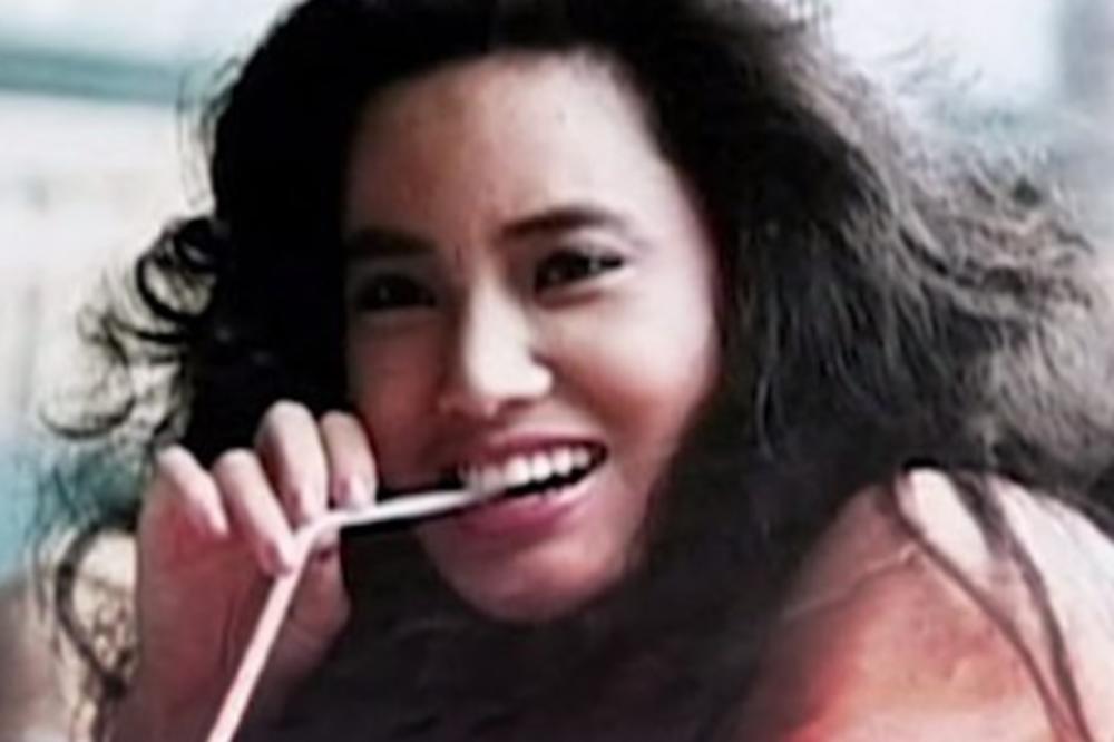 HVALA PLASTIČARU, ILI IPAK NE? Bila je prelepa, a onda je počela da ide na operacije! Ovakvu transformaciju još niste videli! (VIDEO)