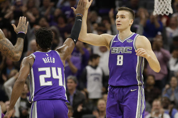 BOGDAN RAZBIJAO PROTIV TORONTA! Fantastična partija Srbina! Bobi Marjanović postavio lični rekord, ali negativan! (VIDEO)