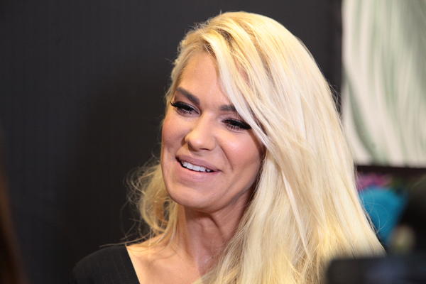 KATJA JE PRESLATKA: Nataša Bekvalac objavila prvu fotku ćerke i RAZNEŽILA svoje pratioce (FOTO)