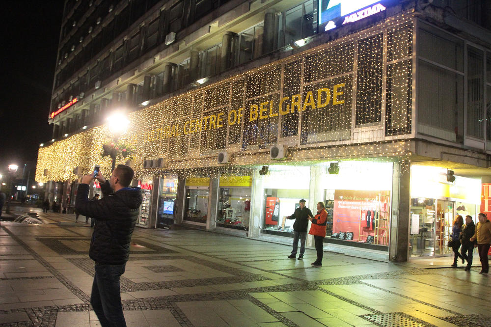 MI IMAMO SVETLEĆE GAĆE! Uporedio je rasvetu u BG s onom u regionu i POSTIDEO SE! Da li je u pravu? (FOTO)