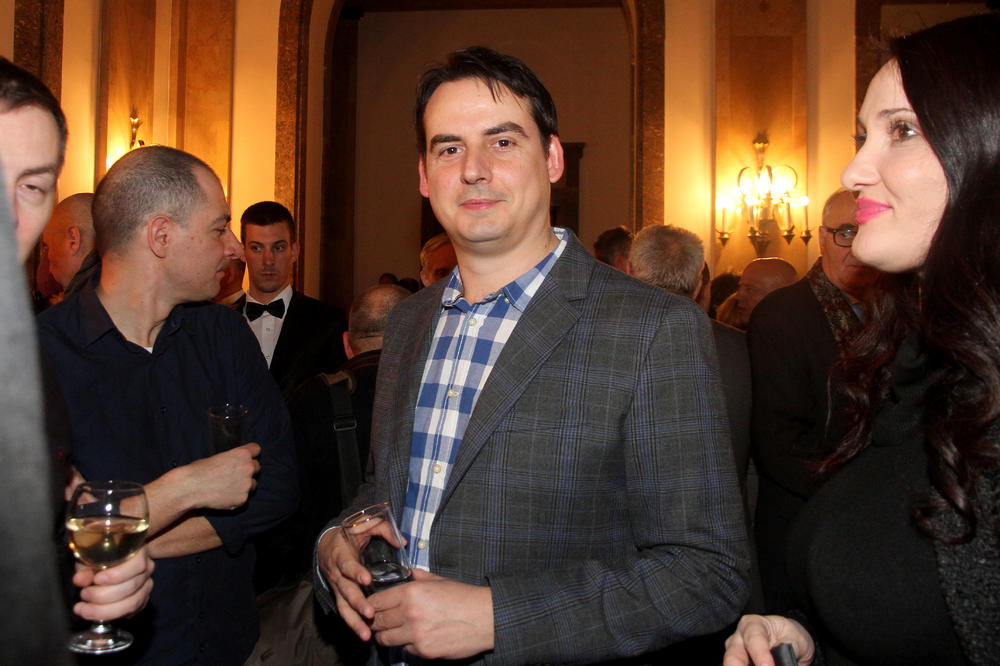 CRNA GORA JE SRBIJA SA IZLAZOM NA MORE! NE DAJU MI DA OTVORIM TVITER! Zoran Kesić ponovo iznenađuje izjavama