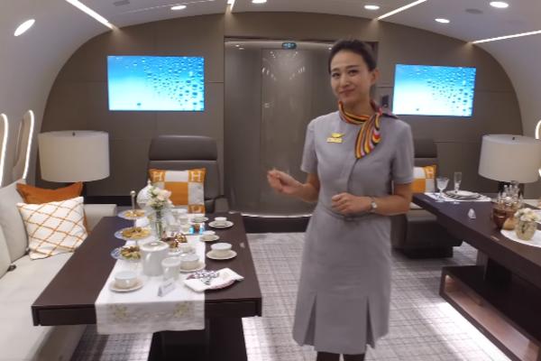 ZAVIRITE U NAJLUKSUZNIJI PRIVATNI AVION NA SVETU: Zovu ga i leteći penthaus! (VIDEO)