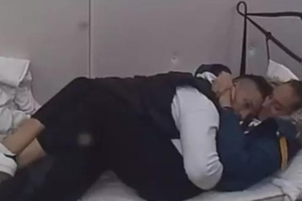 LUNA ISKORISTILA MOMENAT KAD KIJA NIJE BILA TU: Upala je kod Slobe u krevet i onda... (VIDEO)