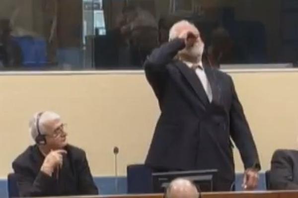 SKANDAL VEKA U HAGU: Prekinuta sednica, POGLEDAJTE KAKO JE HRVATSKI GENERAL POPIO OTROV kad mu je izrečena presuda! (VIDEO)