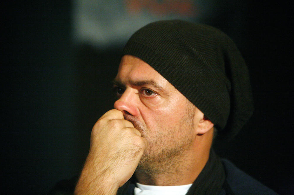 SRAM TE BILO! Sergej Trifunović još jednom dokazao da su mu PRSTI BRŽI OD MOZGA i usput uvredio ceo jedan narod! (FOTO)