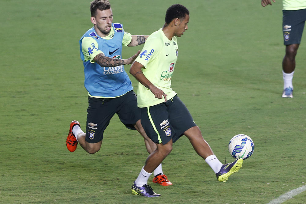 POČINJENA JEDNA OD NAJVEČIH FUDBALSKIH IZDAJA: Tetovažom dokazivao odanost klubu, pa potpisao za najljućeg rivala! (FOTO)