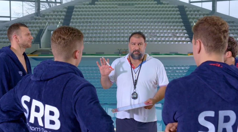 Dejan Savić drži trening  