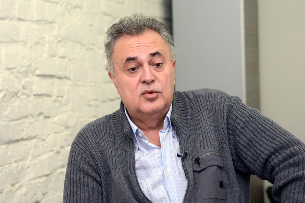 INTERVJU SRĐAN ŠKORO: Janković misli da je 600.000 glasova osvojio sam! A kad god je pokušao da BUDE DUHOVIT, ispao je GLUP U DRUŠTVU! (VIDEO)